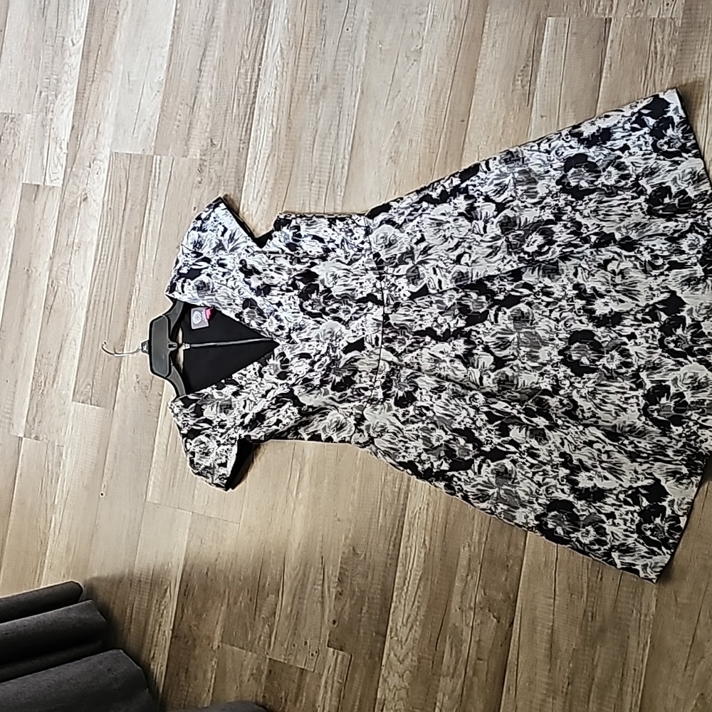 Vince Camuto Dress Size 8